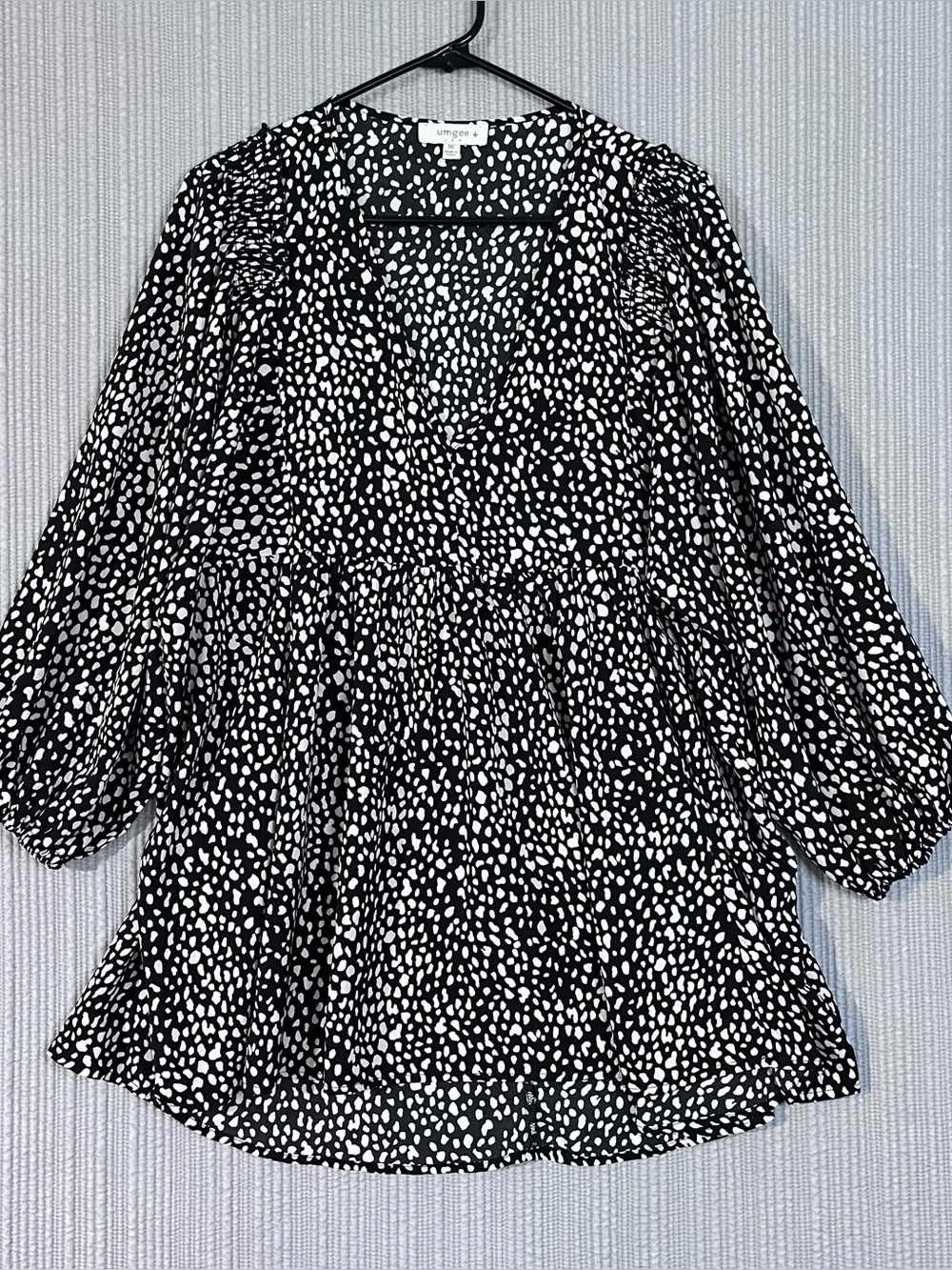 UMGEE Black White Animal Print Tunic Blouse Ballon Sleeves V-neck Womens 1XL